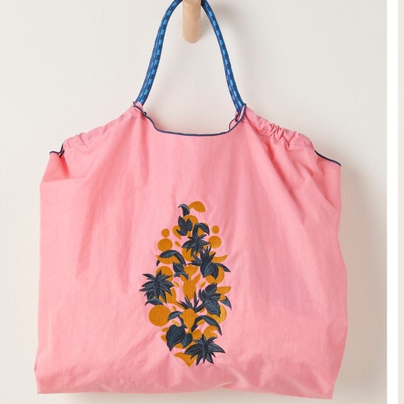 Free People Movement Blooming Buti Pink Tote with Gold & Navy Embroidery NWT - Picture 2 of 11
